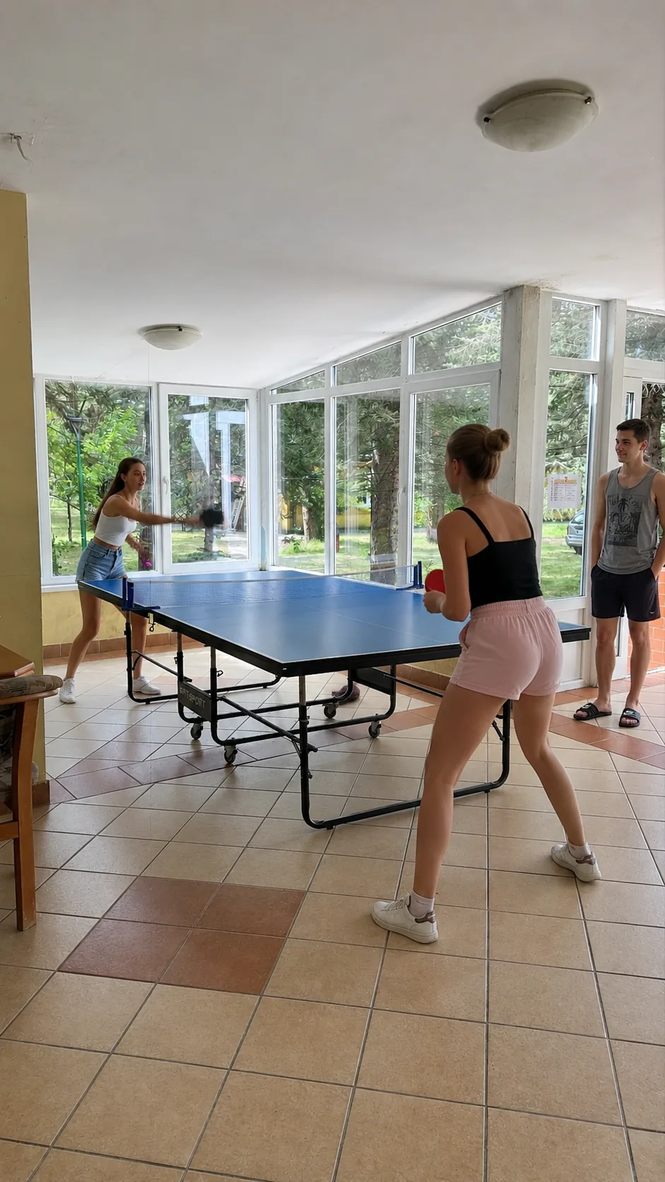 Stol do ping-ponga w Helskiej Ostoi